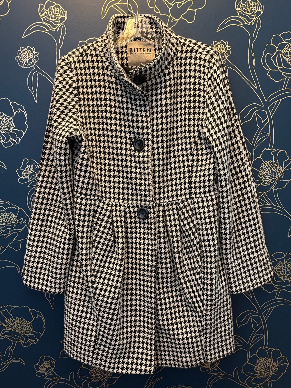 BITTEN by SJP houndstooth COAT black & white CHUNKY BUTTON large